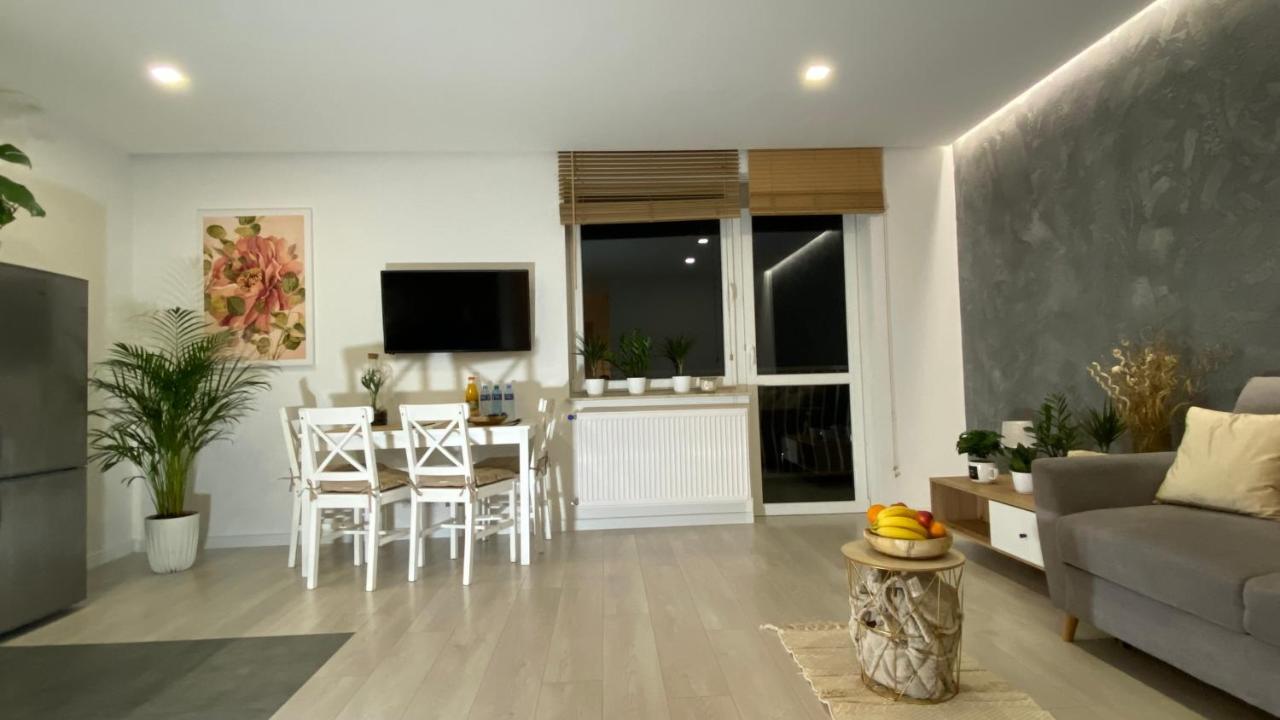 Apartament Plaza Park Przemysl Bagian luar foto
